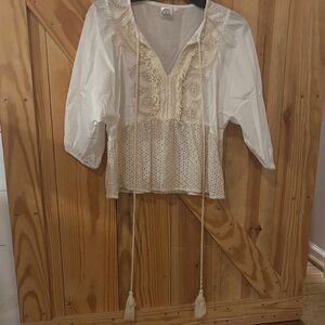 Elegant White Lace Women's Top